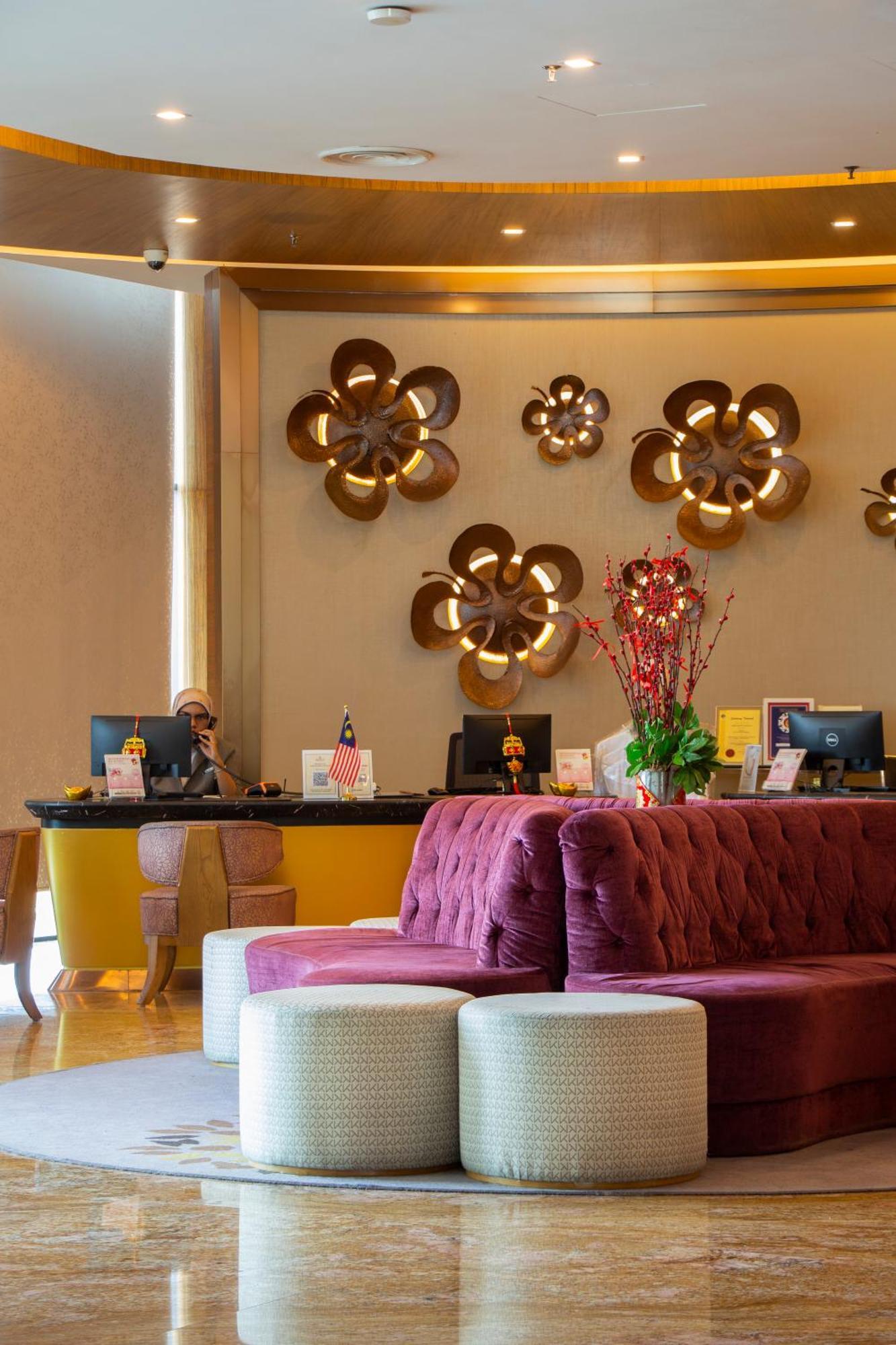 Zenith Hotel 5*